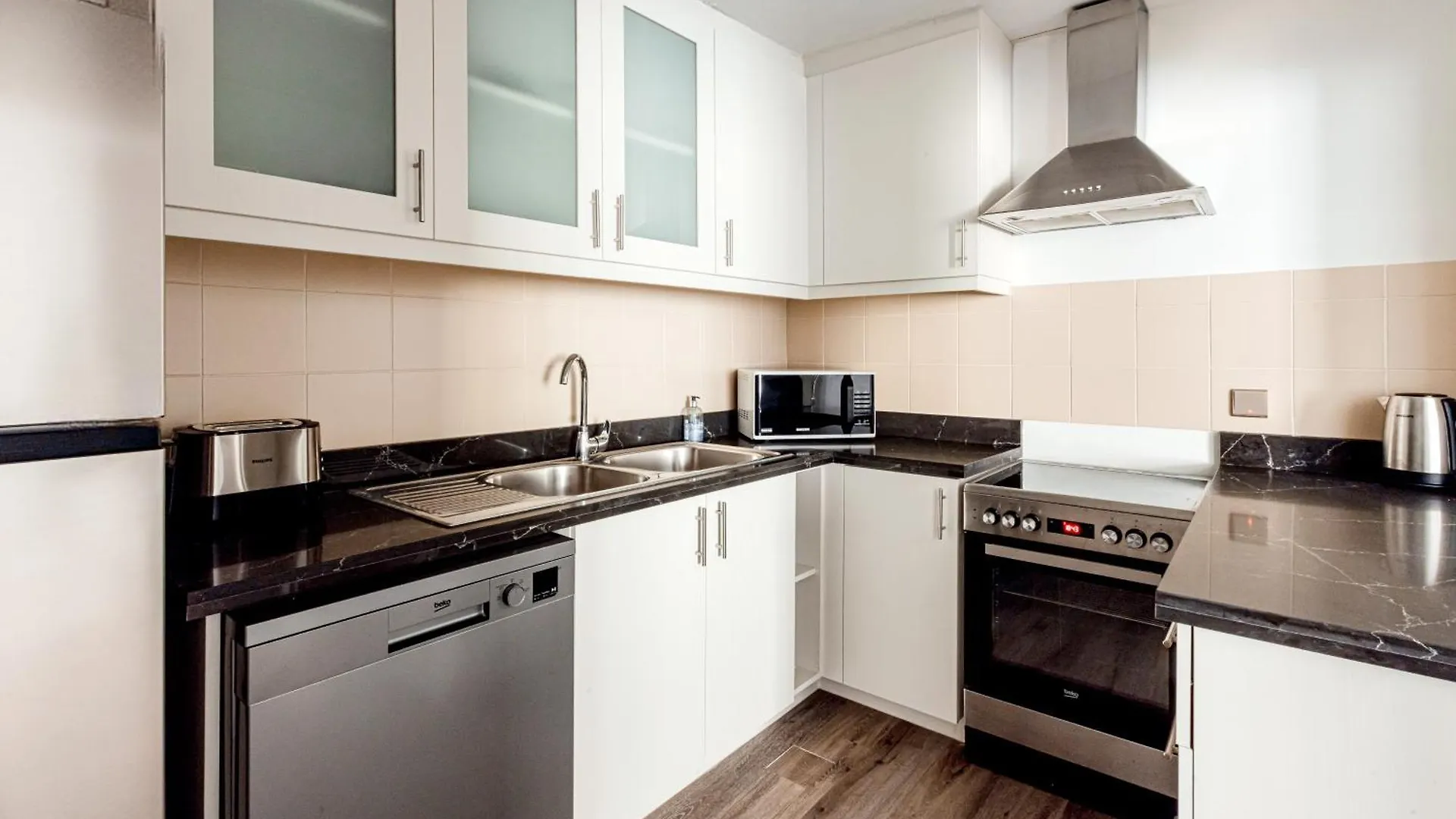 Beautiful 2 Bedroom With Full Sea View! Jbr Dubai Apartment